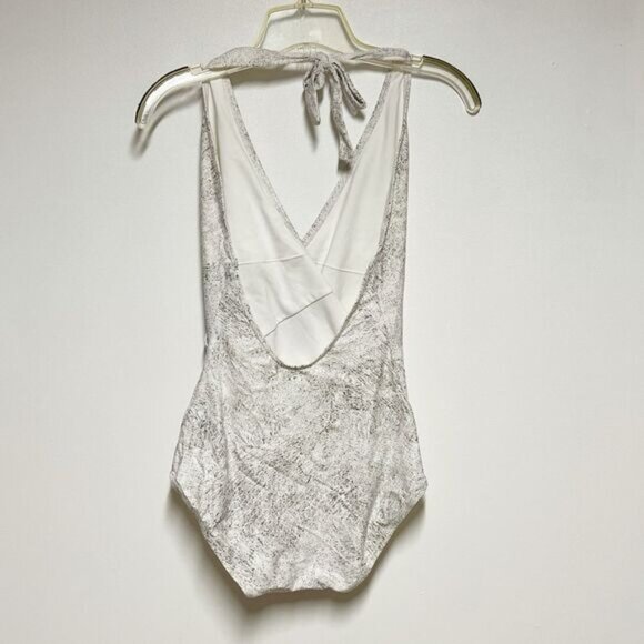 CARMEN Marc Valvo Wild Story Silver Foil Surplus 1 Piece Bathing Swim Suit Sz 8 - Picture 5 of 5
